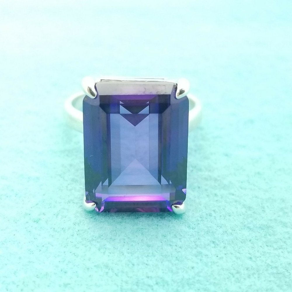 Tiffany & Co 9 CT Sparklers Cocktail Amethyst Ring